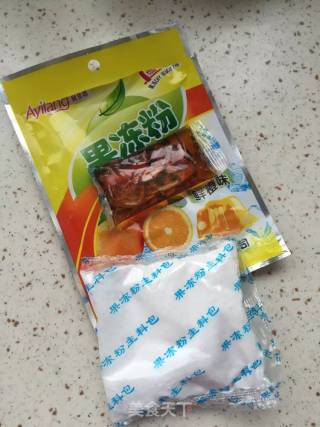 缤纷水果果冻的做法步骤：3