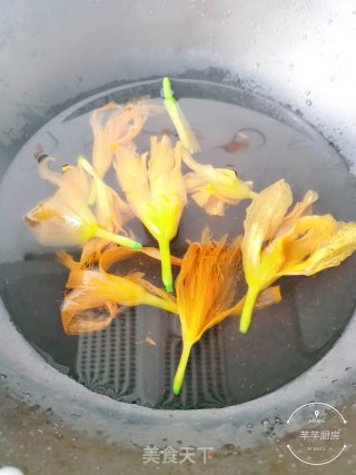 新鲜黄花菜的做法步骤：3