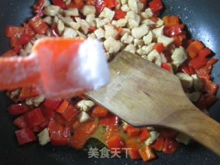 红椒炒鸡胸肉的做法步骤：10