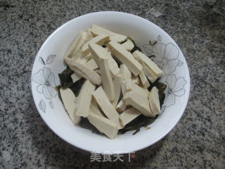海带丝拌素鸡的做法步骤：5