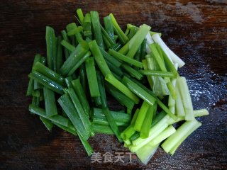 鸡蛋炒金针菇的做法步骤：4