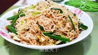 鱿鱼炒米粉的做法步骤：8