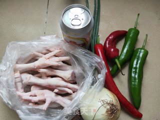 香辣啤酒鸡爪的做法步骤：1