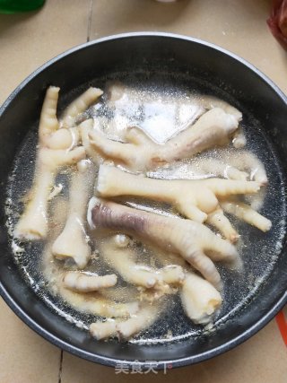 香辣啤酒鸡爪的做法步骤：3