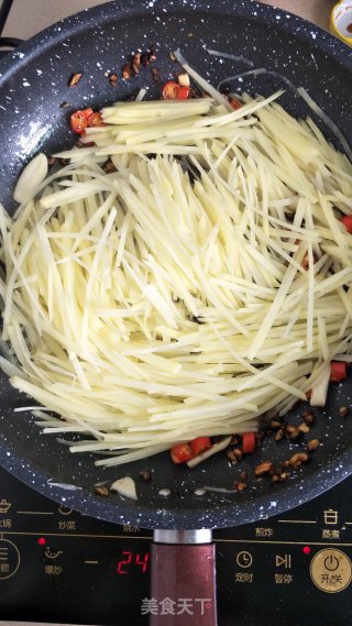 香菇红烧土豆丝的做法步骤：4
