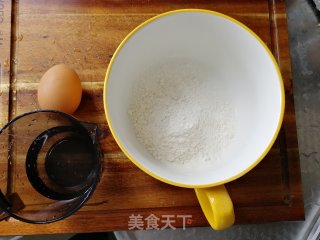 早餐鸡蛋饼的做法步骤：1