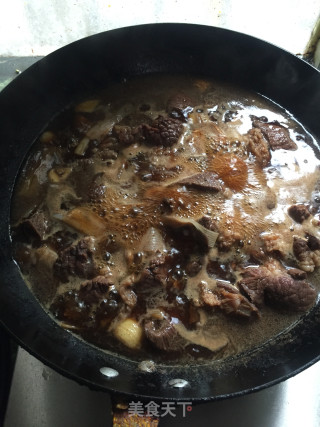 胡萝卜土豆炖牛肉的做法步骤：4