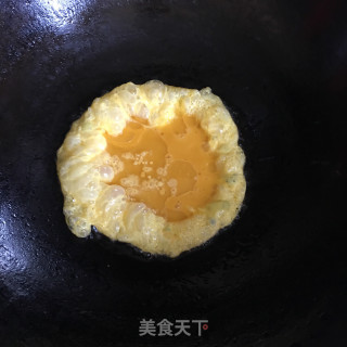 香葱炒鸡蛋的做法步骤：3