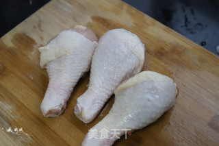 娃娃菜蒸鸡腿的做法步骤：1
