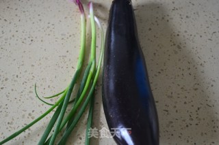 小满美食——手撕茄子的做法步骤：1