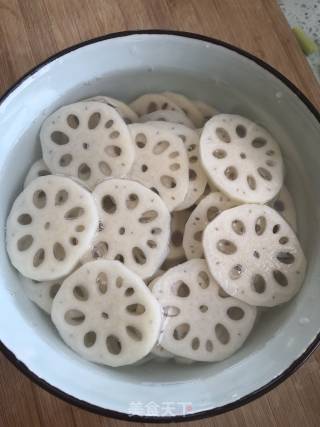 胭脂藕的做法步骤：1