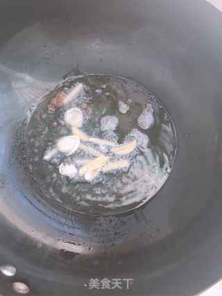 胡萝卜黄瓜炒鸡丁的做法步骤：5
