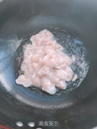 胡萝卜黄瓜炒鸡丁的做法步骤：6