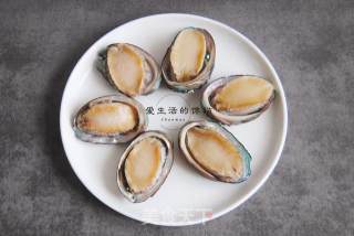 金银蒜豉汁蒸鲍鱼的做法步骤：2