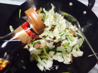 腊肉花椰菜的做法步骤：5