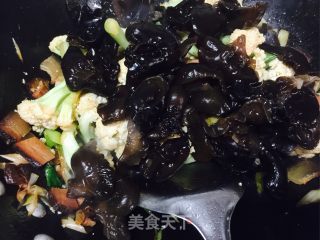 腊肉花椰菜的做法步骤：6
