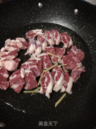 番茄土豆牛腩的做法步骤：3