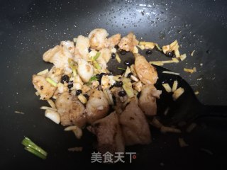 西红柿焖巴沙鱼的做法步骤：3