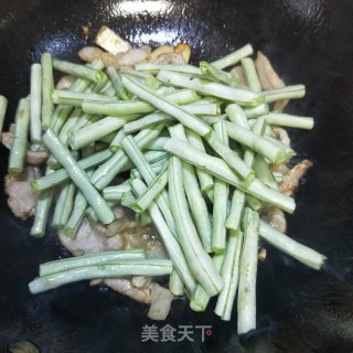 茄子炒豆角的做法步骤：8