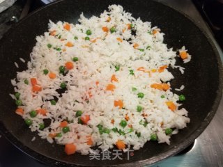 午餐肉蛋炒饭的做法步骤：6