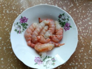 韭菜虾仁鸡蛋水饺的做法步骤：2