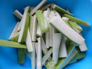 沙茶肉末茄子的做法步骤：1