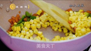 五彩炒松子的做法步骤：5