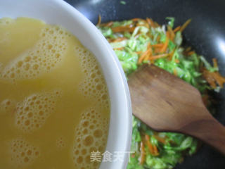 胡萝卜圆白菜炒鸡蛋的做法步骤：9