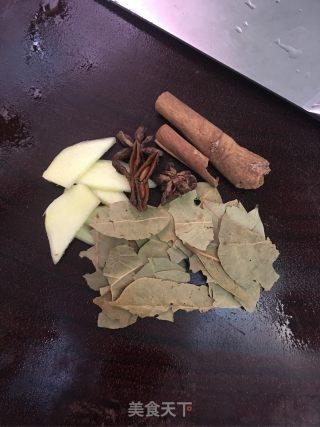 土豆焖牛腩的做法步骤：3