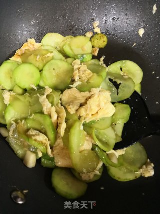 水果黄瓜炒鸡蛋的做法步骤：4