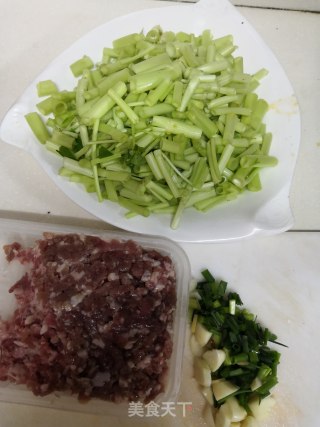 肉末炒空心菜梗的做法步骤：1