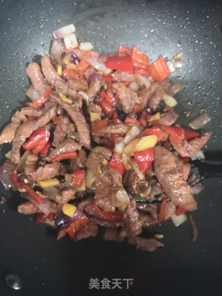 洋葱黑椒牛肉的做法步骤：3