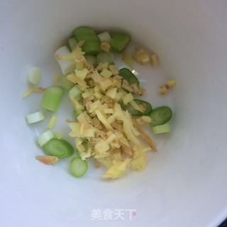 酱香鸡翅的做法步骤：3