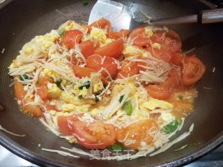 金针菇鸡蛋炒番茄的做法步骤：7