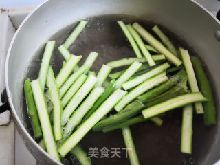#懒人餐#蚝油芦笋的做法步骤：3