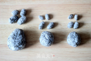 龙猫三文鱼芝士饭团---寻找童年的幻想的做法步骤：5