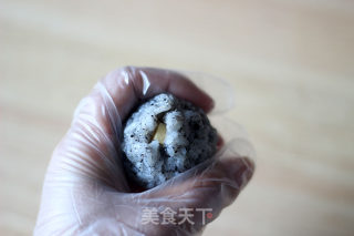 龙猫三文鱼芝士饭团---寻找童年的幻想的做法步骤：7