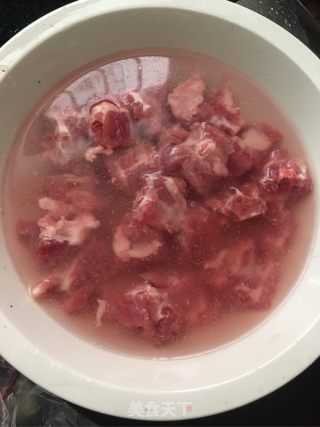 排骨粉肠煲的做法步骤：1