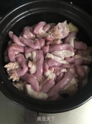排骨粉肠煲的做法步骤：6