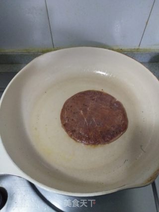煎牛排的做法步骤：4