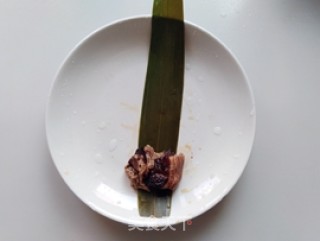 粽叶扎肉的做法步骤：4