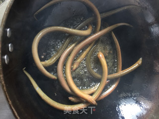 辣炒盘鳝的做法步骤：2