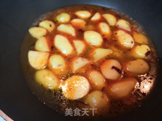 红烧小土豆的做法步骤：4