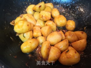 红烧小土豆的做法步骤：5
