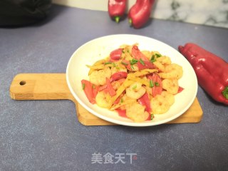 红椒炒虾仁的做法步骤：7
