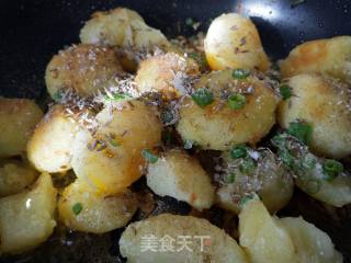 孜然小土豆的做法步骤：7