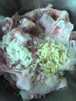 炸鸡腿的做法步骤：2