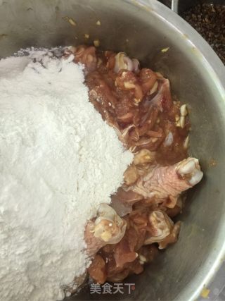 炸鸡腿的做法步骤：3