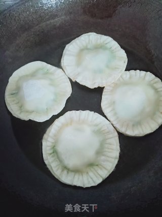 饺子皮版菜盒子的做法步骤：5
