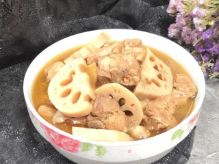 红烧排骨炖莲藕的做法步骤：11